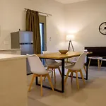 Uni Island - City Center Suites