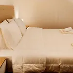 Uni Island - City Center Suites